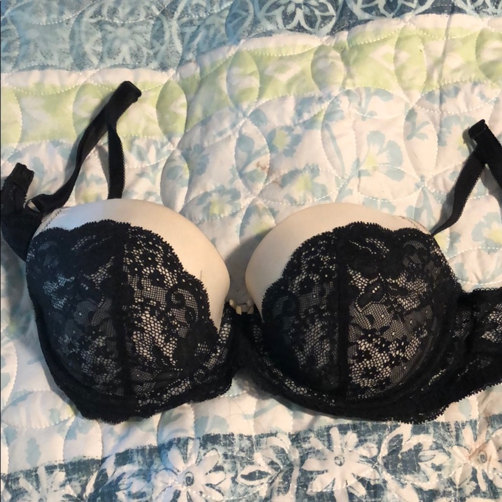 Victoria’s Secret Bra 32DD